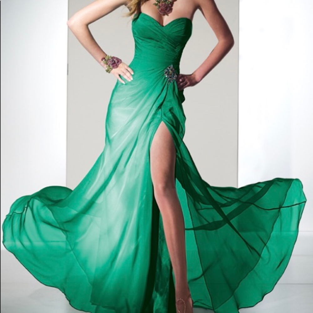 Kelly green Alyce strapless gown